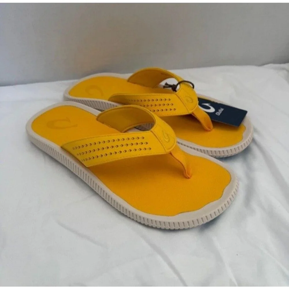 OluKai Ulele Sandals Mens 11 Yellow Hibiscus Water Resistant 10435-3H3H NWT